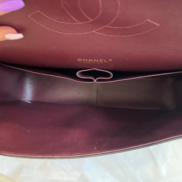 Host pick 🎉🎉 jumboChanel caviar gorgeous in new condition  🎉🎉 - Picture 12 of 16